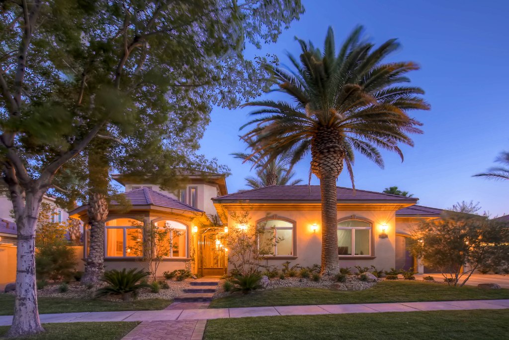Tom Schinabeck | 9325 Canyon Classic Dr